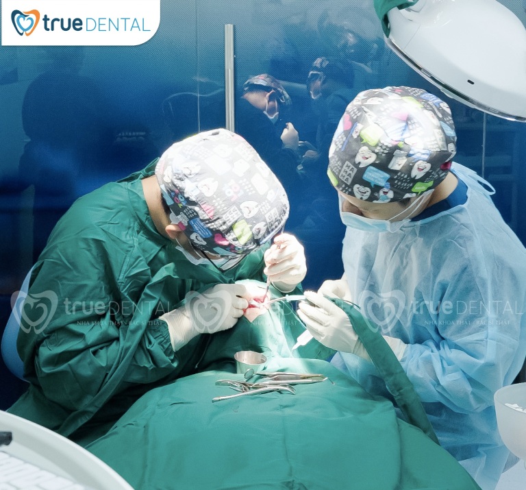 Implant niềng phối hợp tại Quận 3