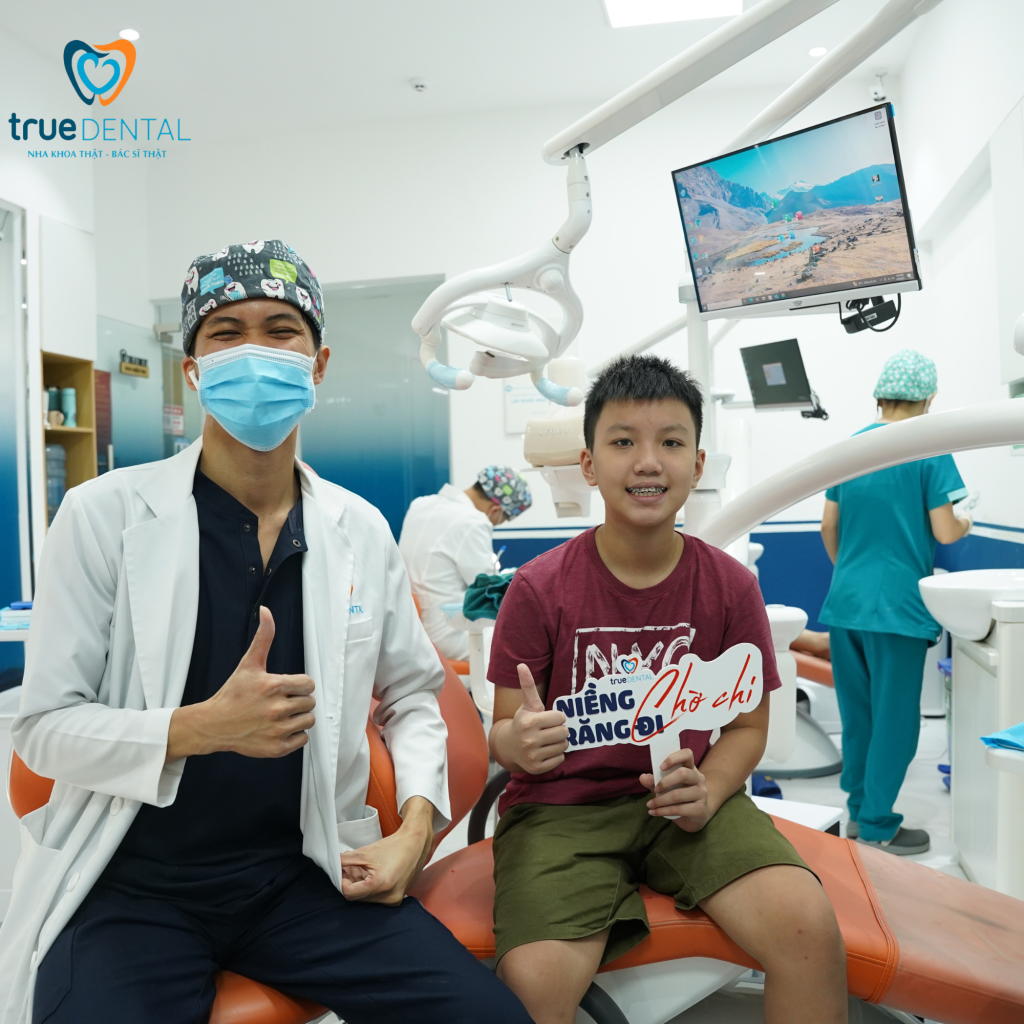 Mắc cài cánh cứng